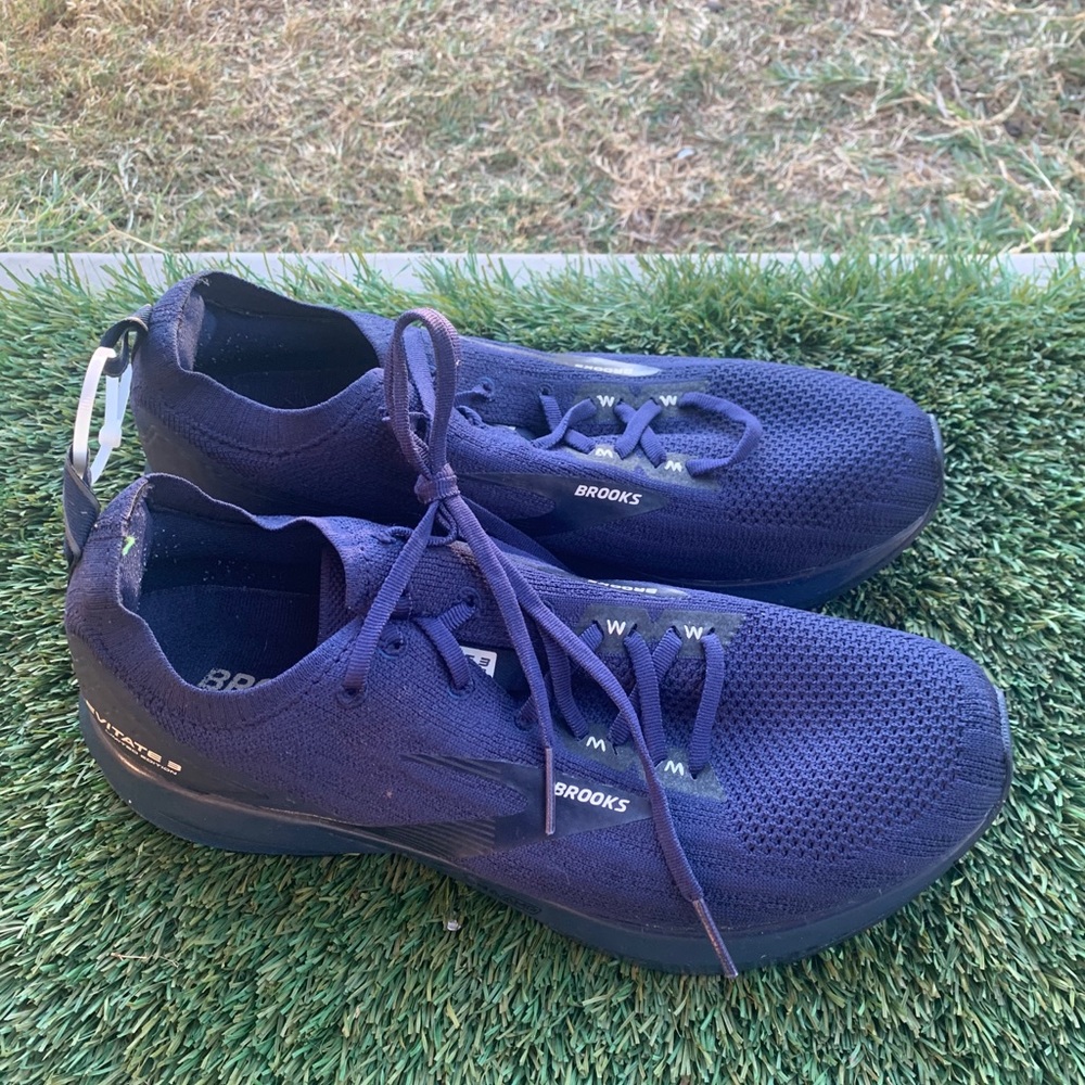 Men’s Brooks Levitate 3 LE Running Shoes sz 10.5